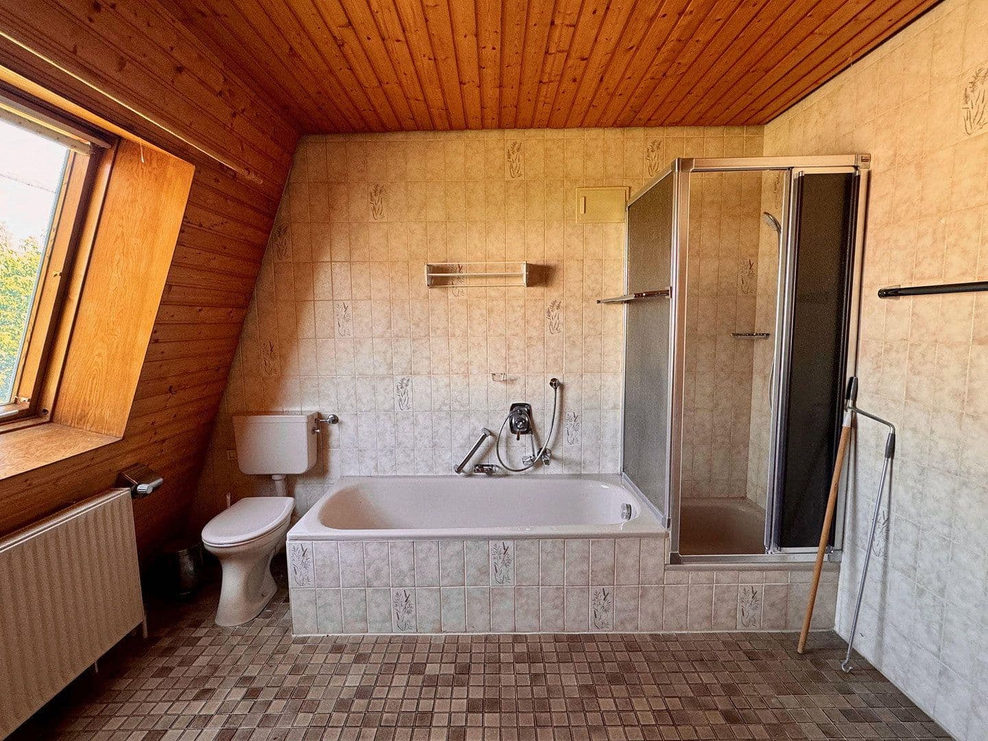 Predaj domu 131 m², pozemek 369 m², Stauferstraße 15, Sinsheim, Bádensko-Wurttembersko Predaj domu 131 m², pozemek 369 m², Stauferstraße 15, Sinsheim, Bádensko-Wurttembersko