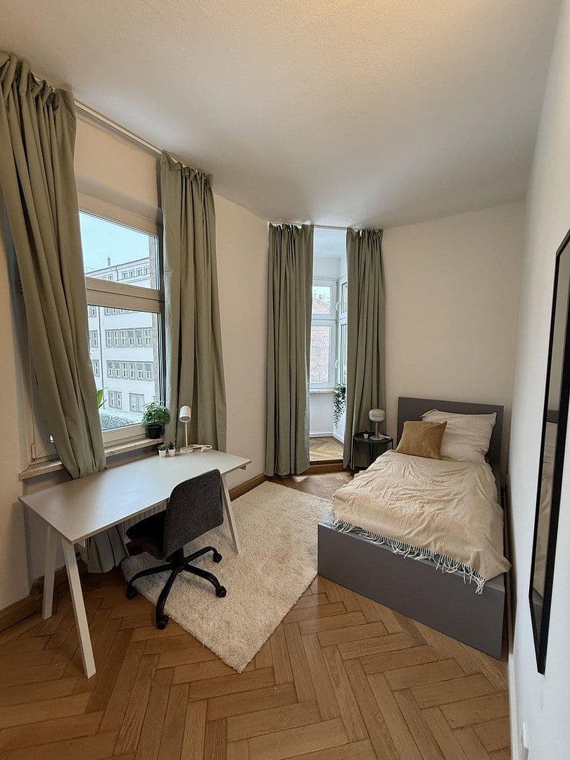 Prenájom bytu 187 m², Pirckheimer Straße 67, Nürnberg, Bavorsko Prenájom bytu 187 m², Pirckheimer Straße 67, Nürnberg, Bavorsko