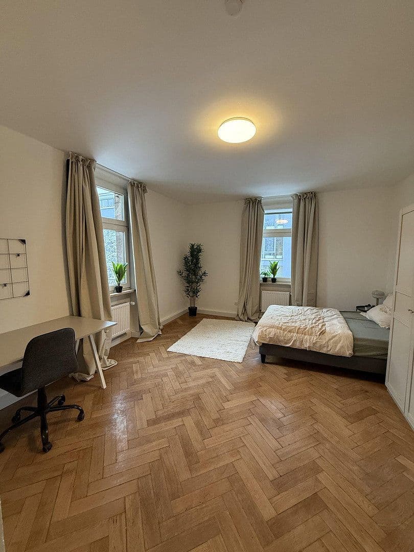Prenájom bytu 187 m², Pirckheimer Straße 67, Nürnberg, Bavorsko Prenájom bytu 187 m², Pirckheimer Straße 67, Nürnberg, Bavorsko