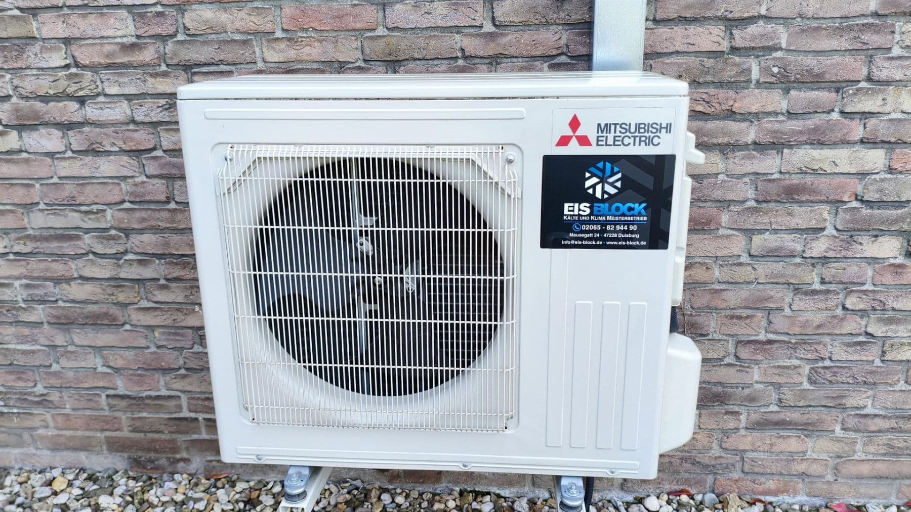 Predaj domu 175 m², pozemek 906 m², Akazienweg 11, Duisburg, Severné Porýnie - Westfálsko Predaj domu 175 m², pozemek 906 m², Akazienweg 11, Duisburg, Severné Porýnie - Westfálsko