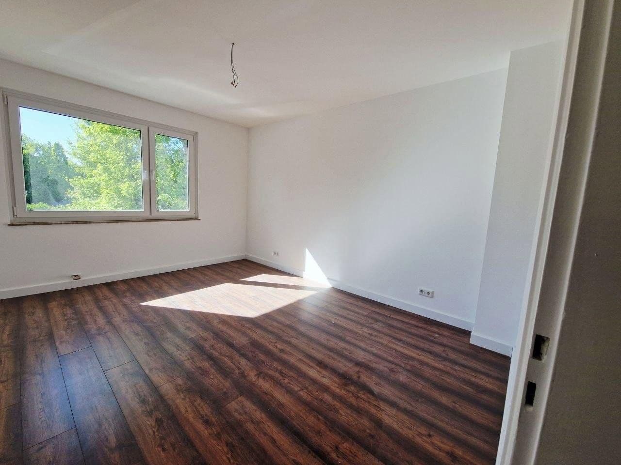 Prenájom bytu 3-izbový 62 m², Düsseldorf, Severné Porýnie - Westfálsko Prenájom bytu 3-izbový 62 m², Düsseldorf, Severné Porýnie - Westfálsko