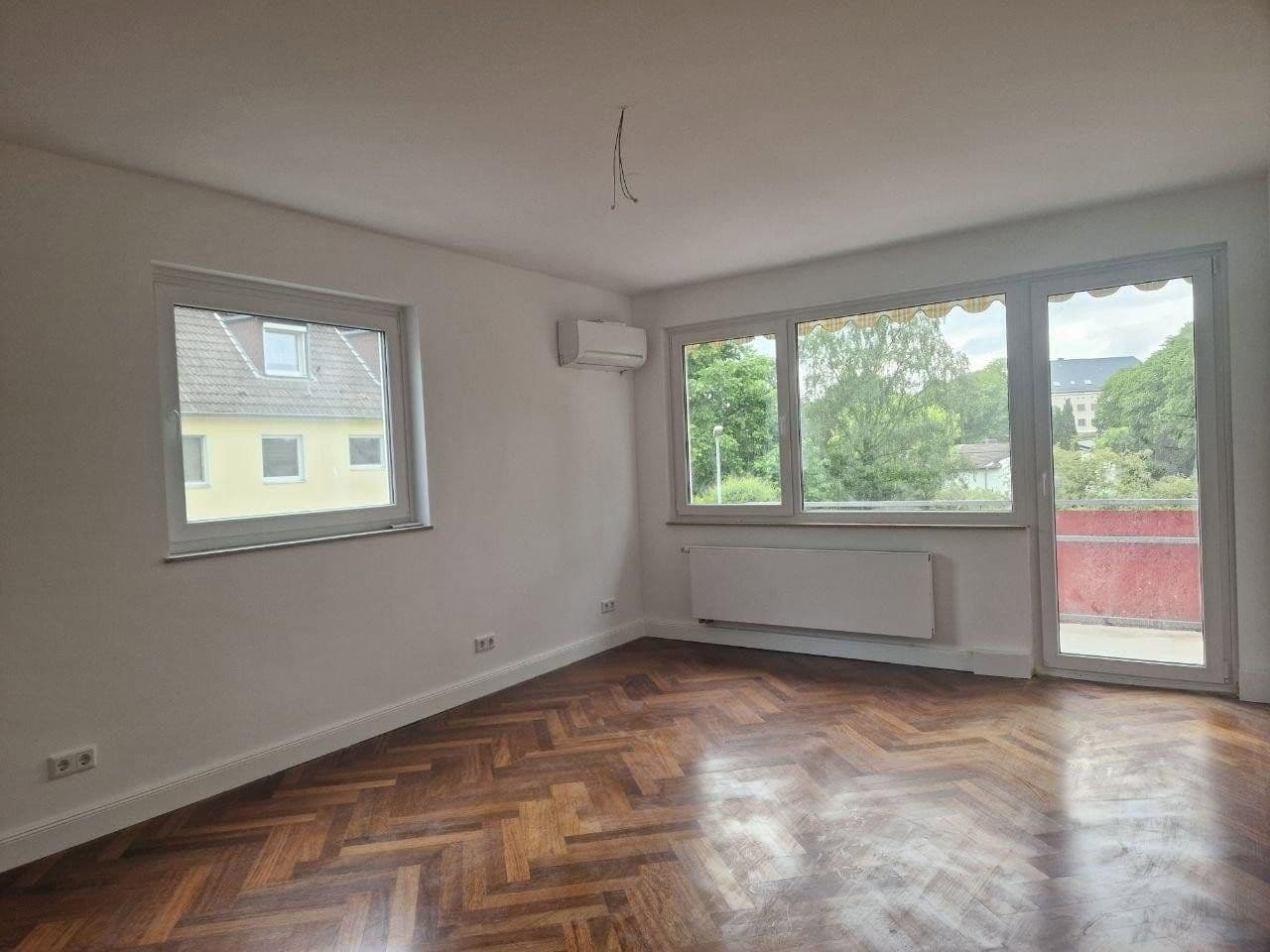 Prenájom bytu 3-izbový 62 m², Düsseldorf, Severné Porýnie - Westfálsko Prenájom bytu 3-izbový 62 m², Düsseldorf, Severné Porýnie - Westfálsko
