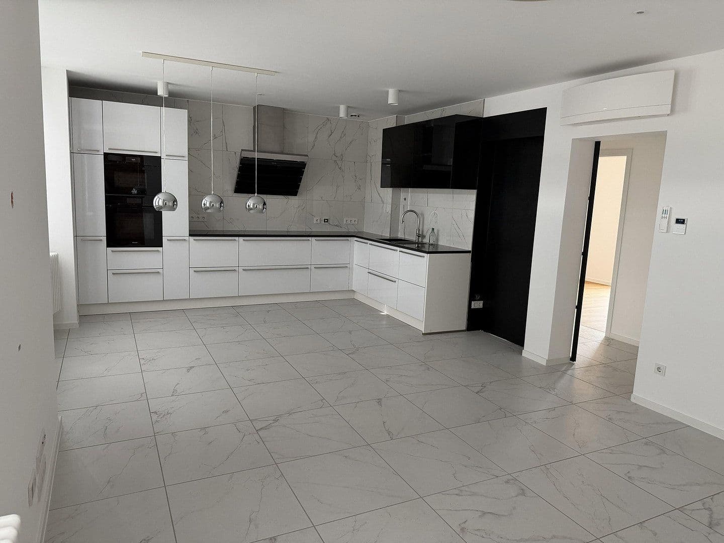 Predaj bytu 4-izbový 103 m², Frankfurt am Main, Hesensko Predaj bytu 4-izbový 103 m², Frankfurt am Main, Hesensko