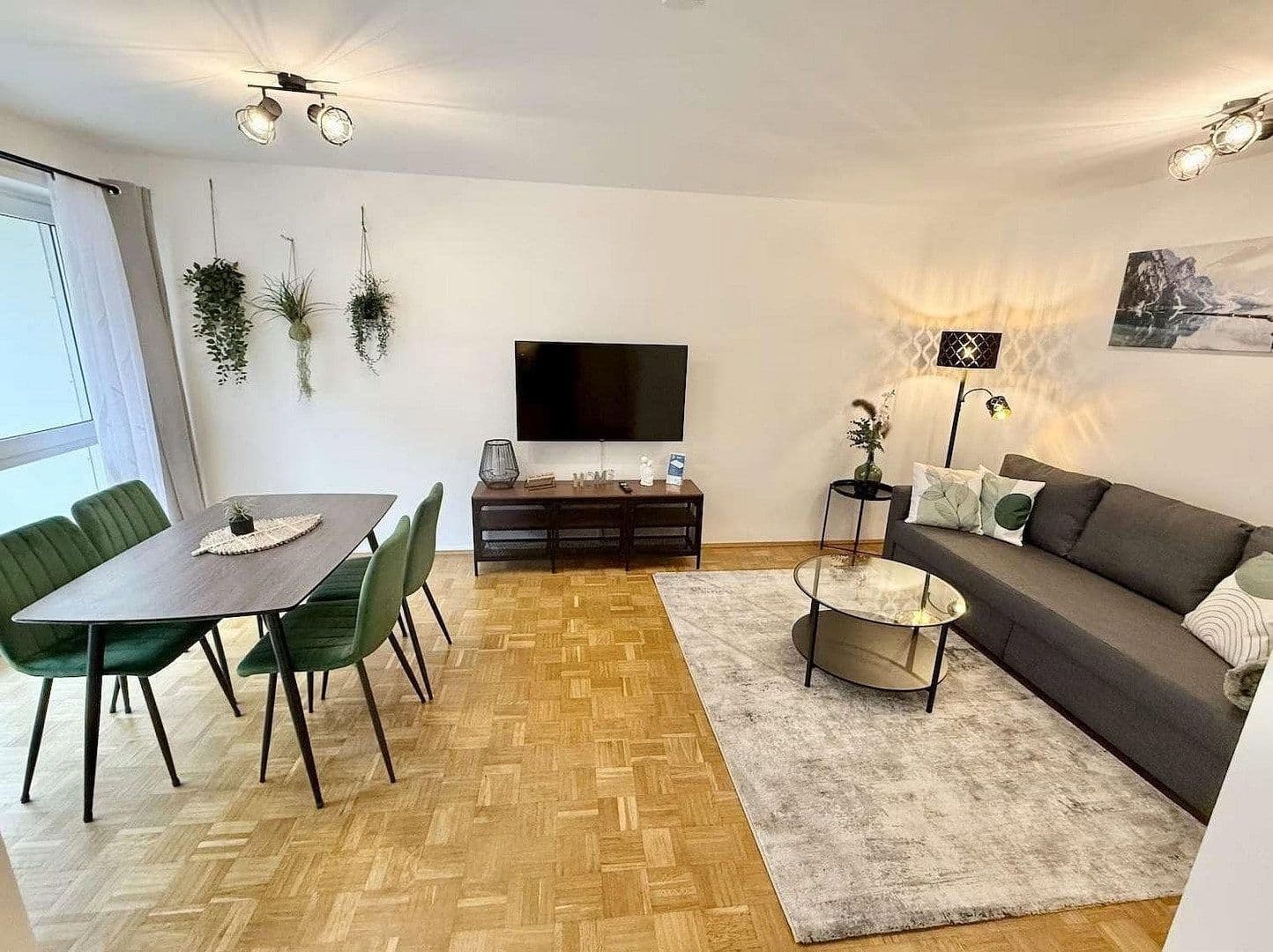 Prenájom bytu 2-izbový 49 m², Stuttgart, Bádensko-Wurttembersko Prenájom bytu 2-izbový 49 m², Stuttgart, Bádensko-Wurttembersko