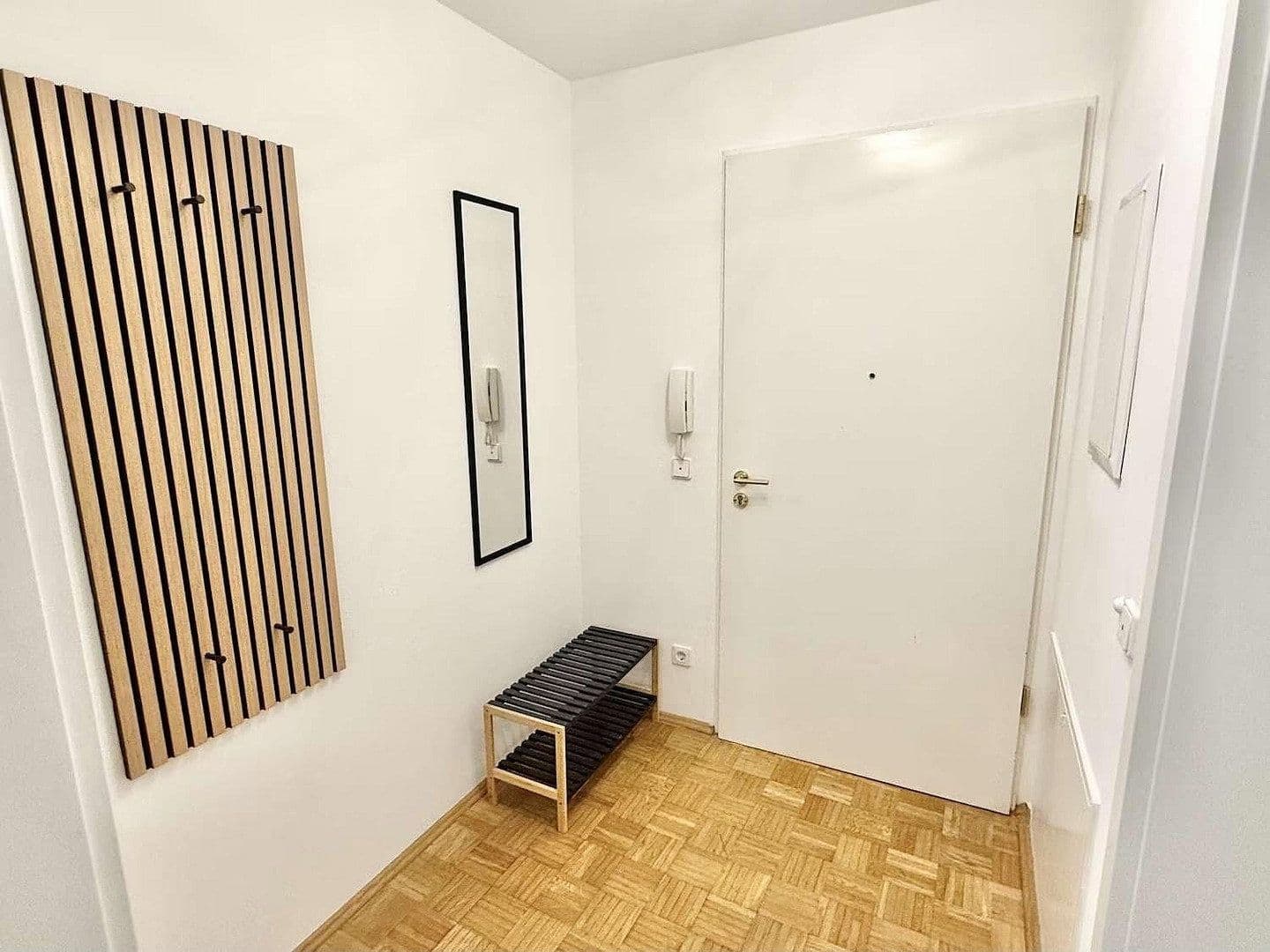Prenájom bytu 2-izbový 49 m², Stuttgart, Bádensko-Wurttembersko Prenájom bytu 2-izbový 49 m², Stuttgart, Bádensko-Wurttembersko