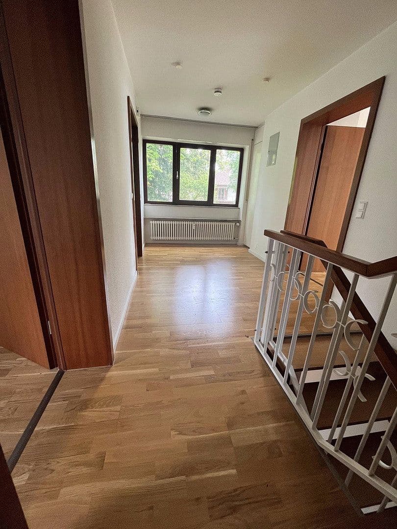 Prenájom domu 198 m², pozemek 816 m², Am Bismarckturm 64, Stuttgart, Bádensko-Wurttembersko Prenájom domu 198 m², pozemek 816 m², Am Bismarckturm 64, Stuttgart, Bádensko-Wurttembersko