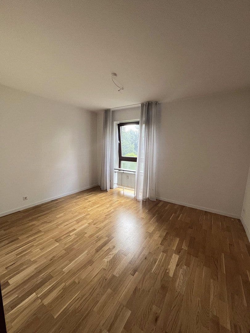 Prenájom domu 198 m², pozemek 816 m², Am Bismarckturm 64, Stuttgart, Bádensko-Wurttembersko Prenájom domu 198 m², pozemek 816 m², Am Bismarckturm 64, Stuttgart, Bádensko-Wurttembersko