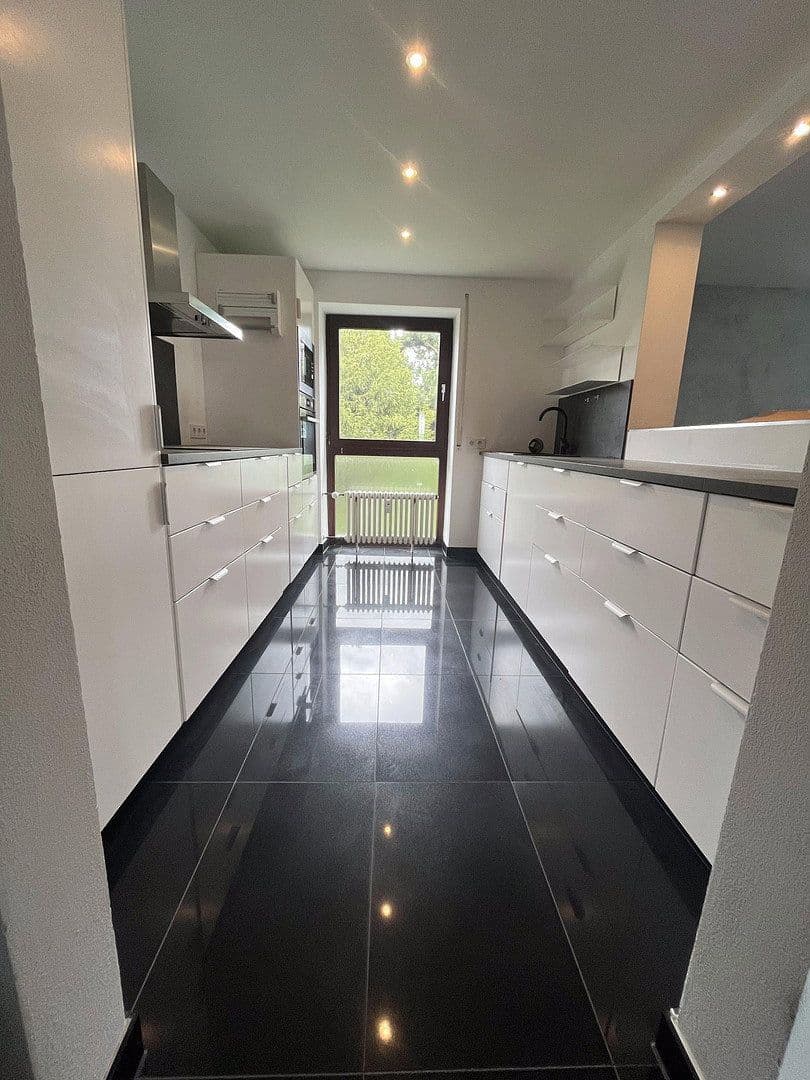 Prenájom domu 183 m², pozemek 762 m², Am Bismarckturm 62, Stuttgart, Bádensko-Wurttembersko Prenájom domu 183 m², pozemek 762 m², Am Bismarckturm 62, Stuttgart, Bádensko-Wurttembersko