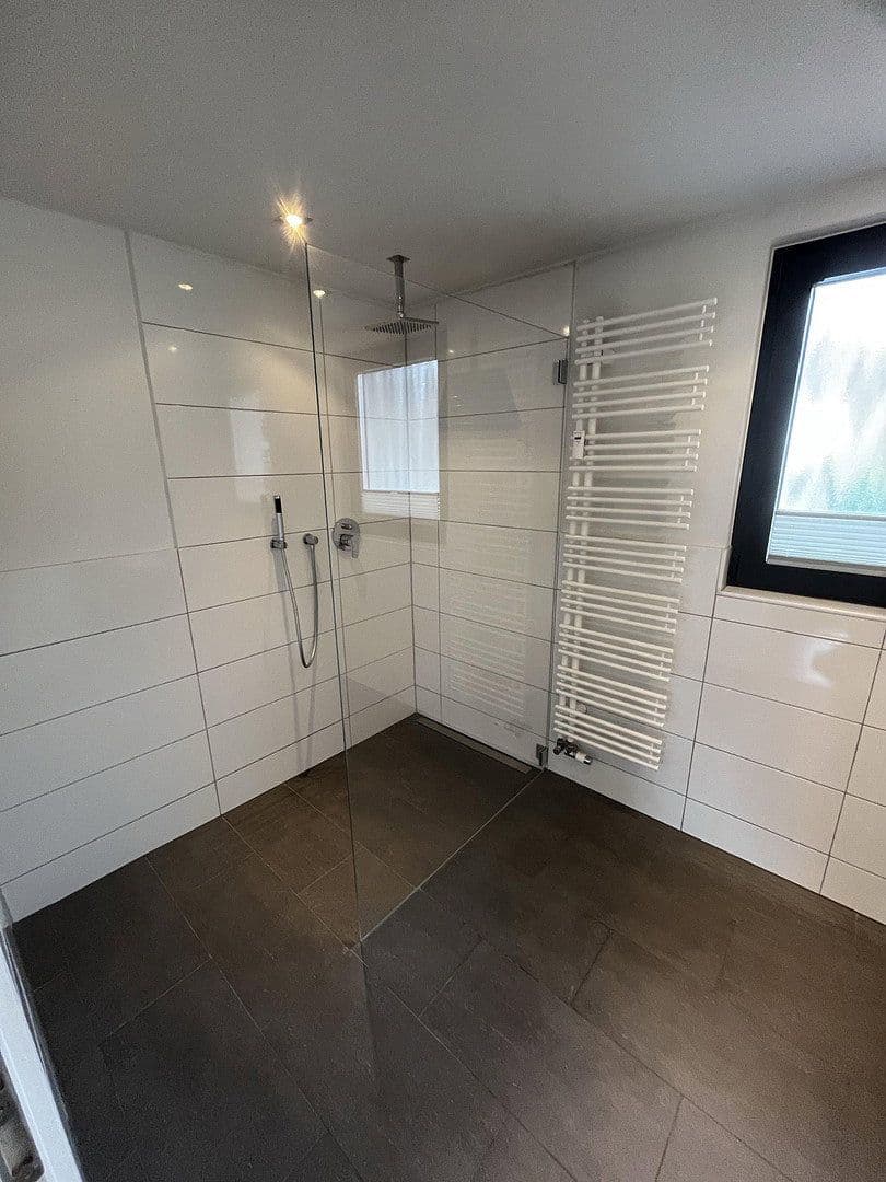 Prenájom bytu 4-izbový 89 m², Weilerswist, Severné Porýnie - Westfálsko Prenájom bytu 4-izbový 89 m², Weilerswist, Severné Porýnie - Westfálsko