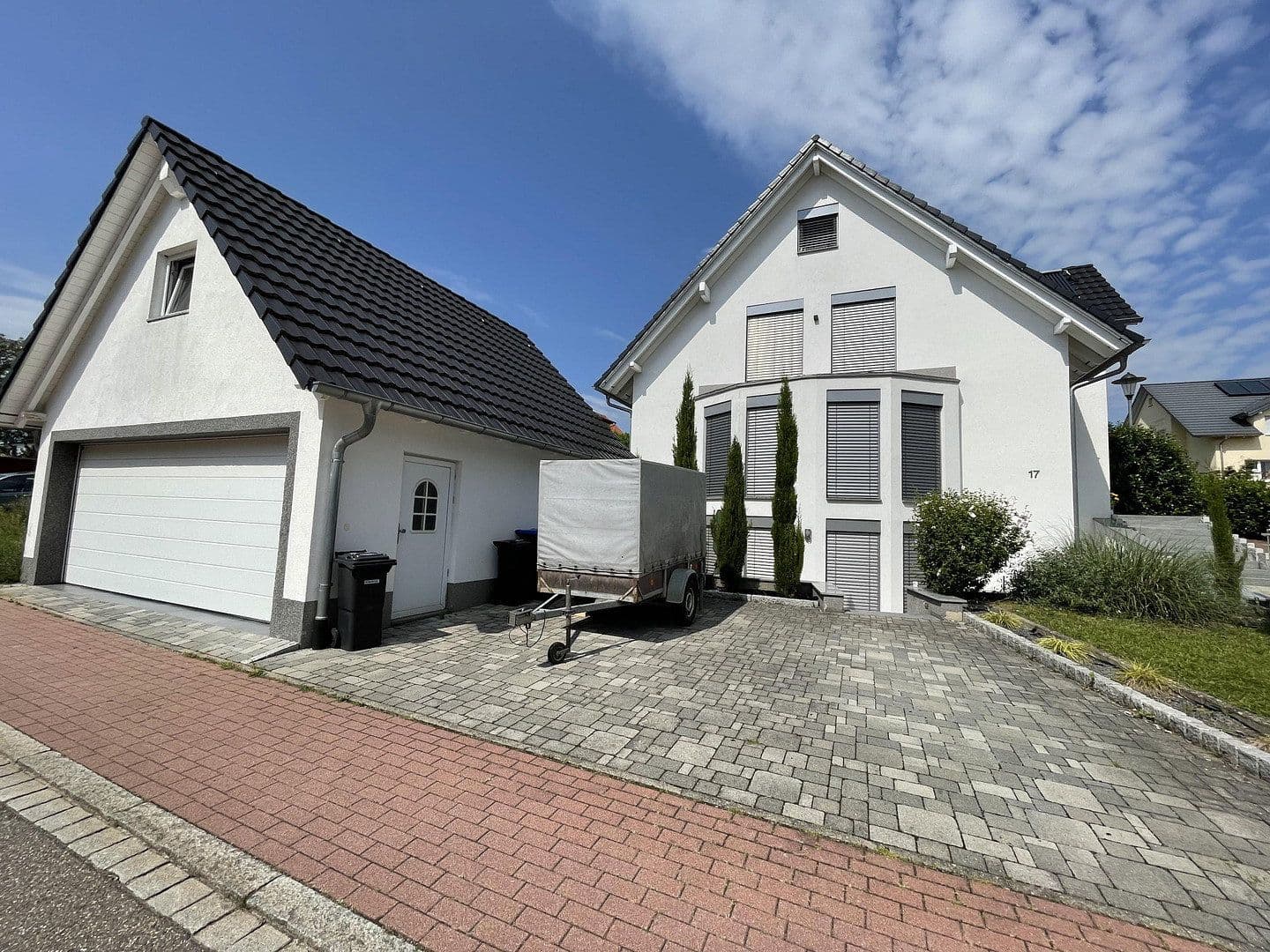Predaj domu 268 m², pozemek 525 m², Am Erlenbuck 17, Müllheim im Markgräflerland, Bádensko-Wurttembersko Predaj domu 268 m², pozemek 525 m², Am Erlenbuck 17, Müllheim im Markgräflerland, Bádensko-Wurttembersko