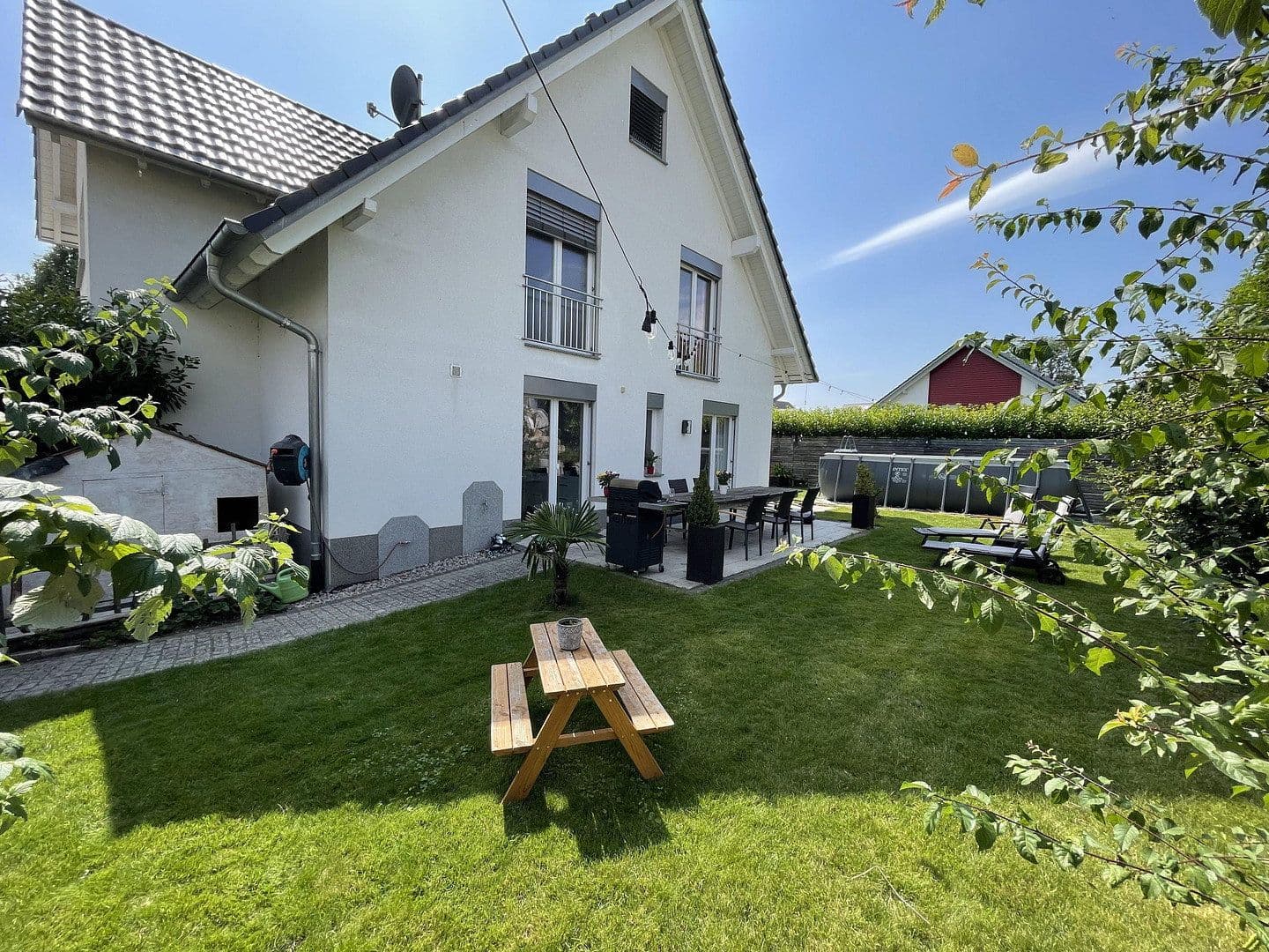 Predaj domu 268 m², pozemek 525 m², Am Erlenbuck 17, Müllheim im Markgräflerland, Bádensko-Wurttembersko Predaj domu 268 m², pozemek 525 m², Am Erlenbuck 17, Müllheim im Markgräflerland, Bádensko-Wurttembersko