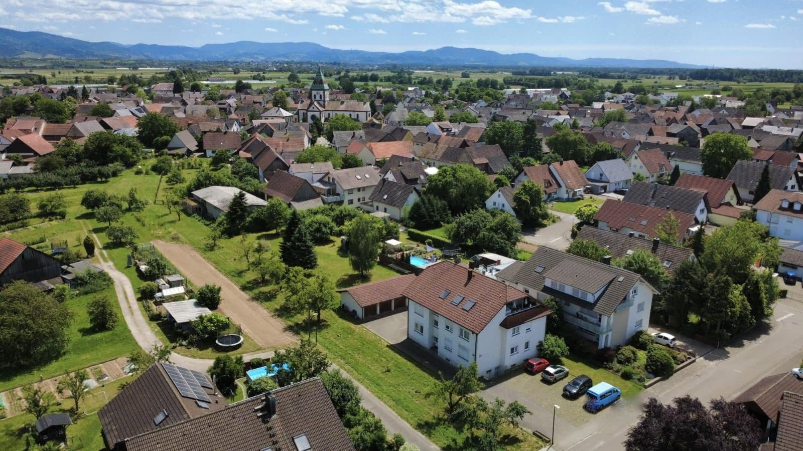 Predaj domu 503 m², pozemek 872 m², Achern, Bádensko-Wurttembersko Predaj domu 503 m², pozemek 872 m², Achern, Bádensko-Wurttembersko