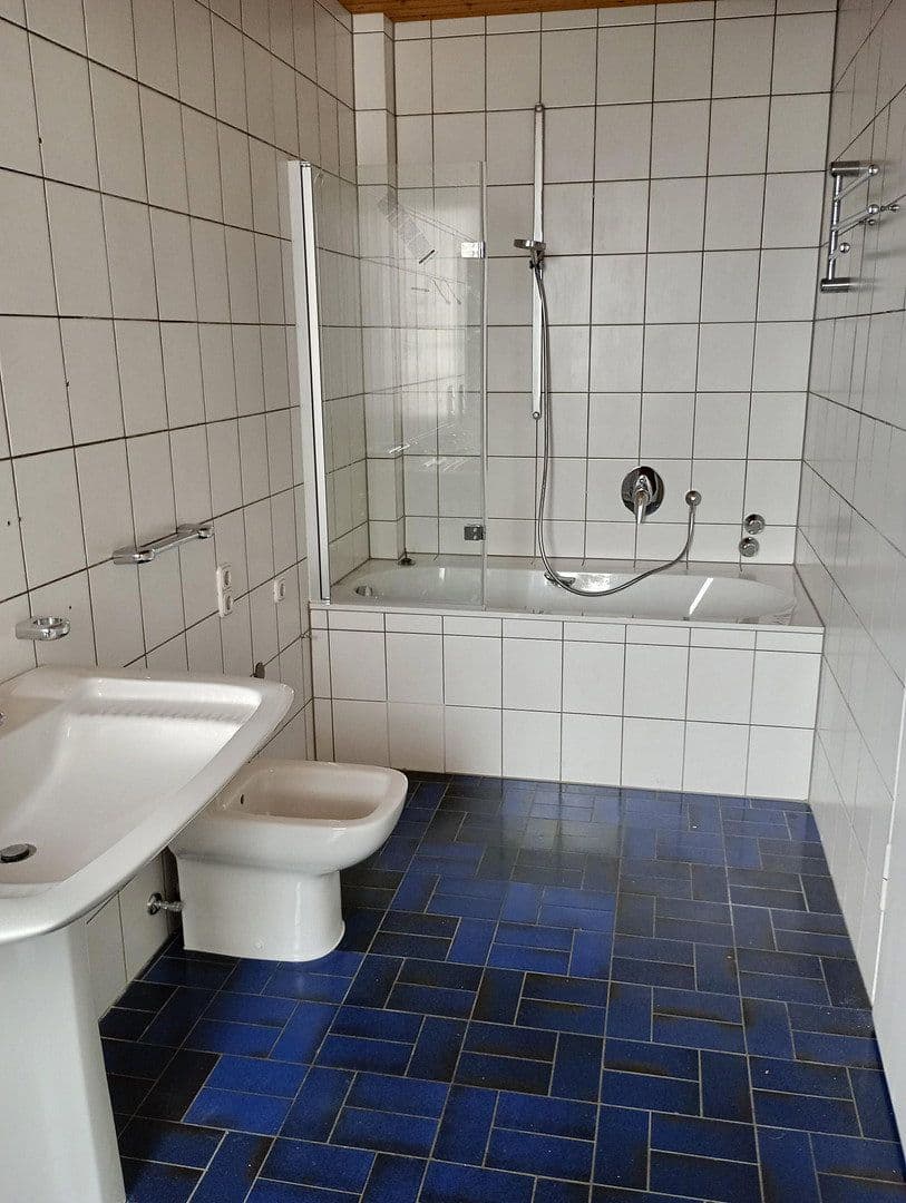 Prenájom bytu 4-izbový 121 m², Köln, Severné Porýnie - Westfálsko Prenájom bytu 4-izbový 121 m², Köln, Severné Porýnie - Westfálsko