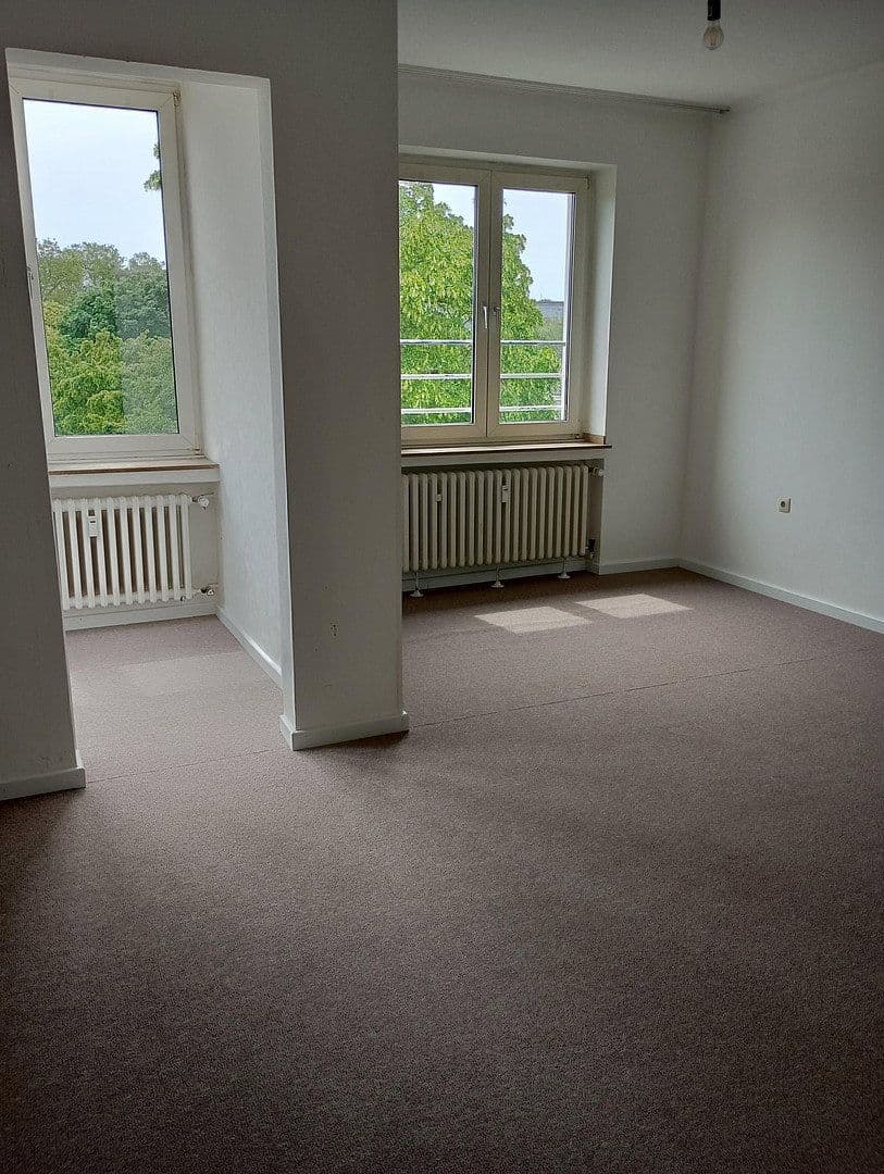 Prenájom bytu 4-izbový 121 m², Köln, Severné Porýnie - Westfálsko Prenájom bytu 4-izbový 121 m², Köln, Severné Porýnie - Westfálsko