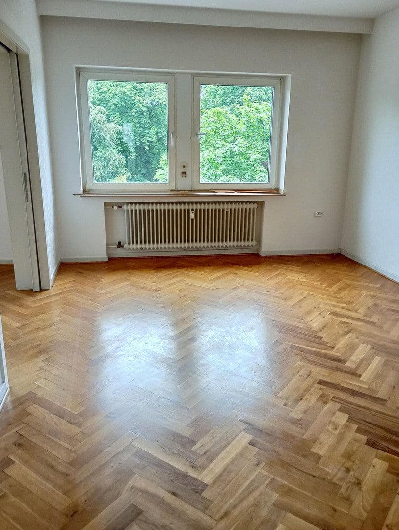 Prenájom bytu 4-izbový 121 m², Köln, Severné Porýnie - Westfálsko Prenájom bytu 4-izbový 121 m², Köln, Severné Porýnie - Westfálsko