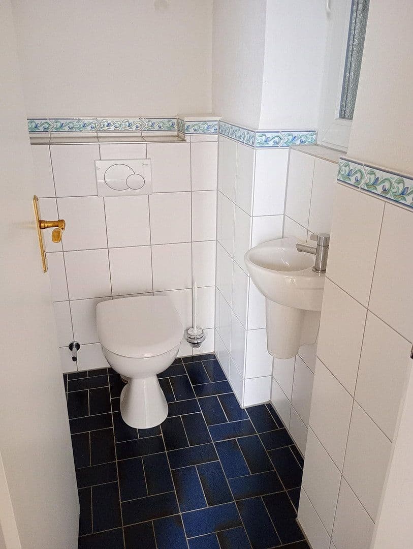 Prenájom bytu 4-izbový 121 m², Köln, Severné Porýnie - Westfálsko Prenájom bytu 4-izbový 121 m², Köln, Severné Porýnie - Westfálsko