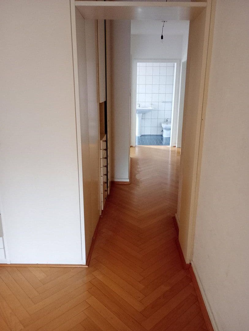 Prenájom bytu 4-izbový 121 m², Köln, Severné Porýnie - Westfálsko Prenájom bytu 4-izbový 121 m², Köln, Severné Porýnie - Westfálsko