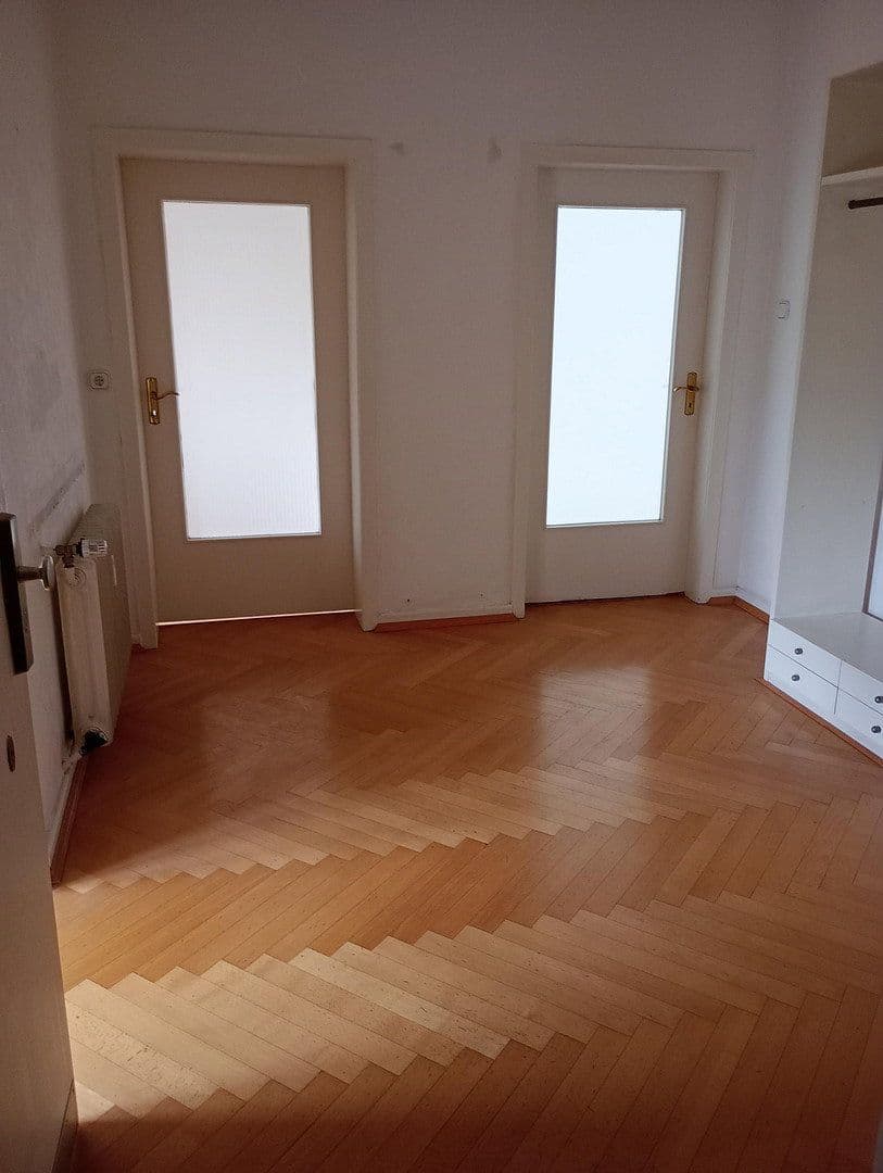 Prenájom bytu 4-izbový 121 m², Köln, Severné Porýnie - Westfálsko Prenájom bytu 4-izbový 121 m², Köln, Severné Porýnie - Westfálsko