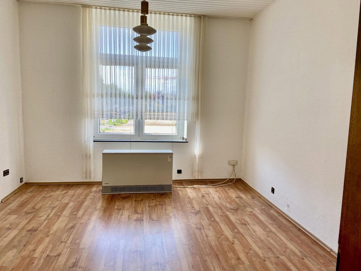 Prenájom bytu 3-izbový 70 m², Düsseldorf, Severné Porýnie - Westfálsko Prenájom bytu 3-izbový 70 m², Düsseldorf, Severné Porýnie - Westfálsko