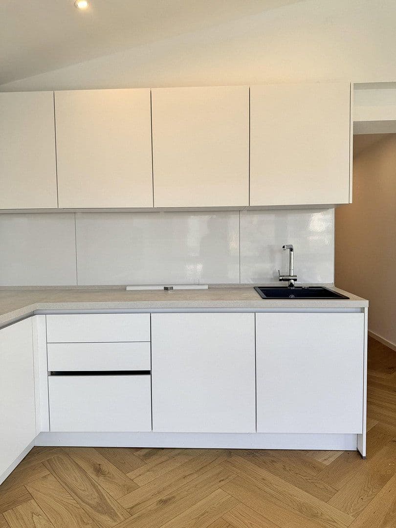 Prenájom bytu 3-izbový 71 m², Wasenstrasse 31, Stuttgart, Bádensko-Wurttembersko Prenájom bytu 3-izbový 71 m², Wasenstrasse 31, Stuttgart, Bádensko-Wurttembersko