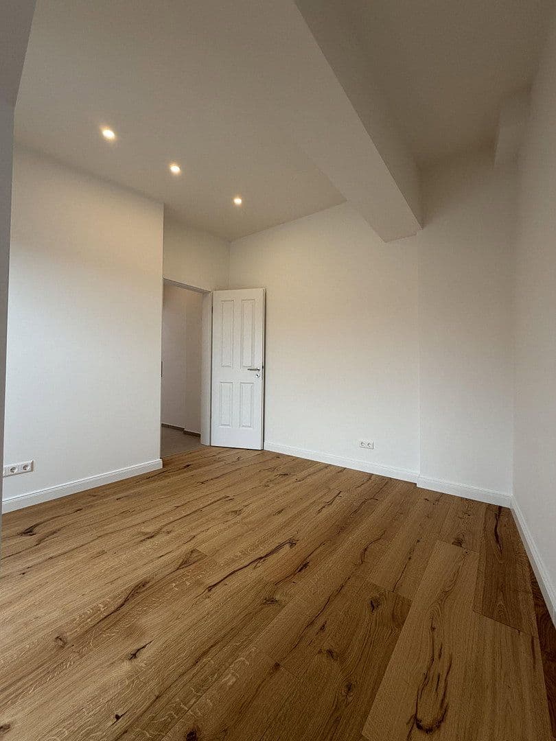 Prenájom bytu 3-izbový 75 m², Ebersstraße 58, Berlin, Berlín Prenájom bytu 3-izbový 75 m², Ebersstraße 58, Berlin, Berlín