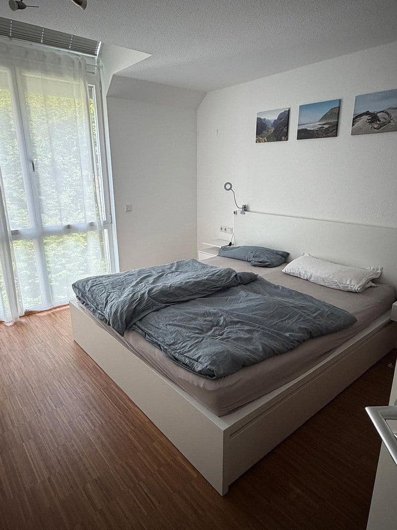 Prenájom bytu 4-izbový 95 m², Wendlingen am Neckar, Bádensko-Wurttembersko Prenájom bytu 4-izbový 95 m², Wendlingen am Neckar, Bádensko-Wurttembersko