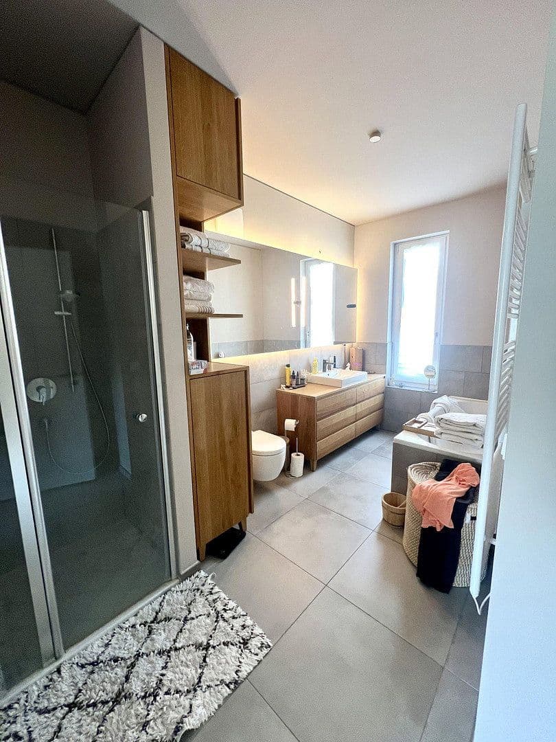 Predaj bytu 5-izbový 143 m², Berlin, Berlín Predaj bytu 5-izbový 143 m², Berlin, Berlín
