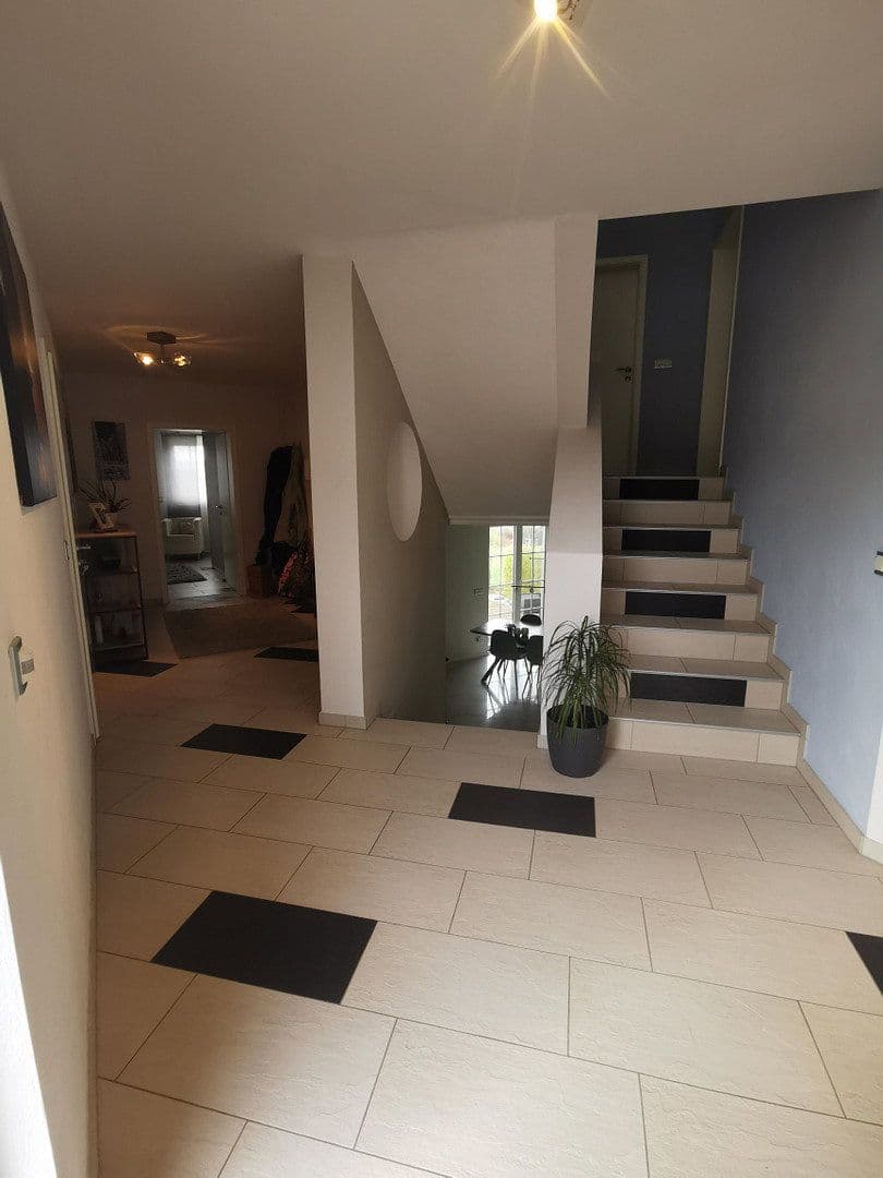 Predaj domu 240 m², pozemek 1.000 m², Gilzem, Porýnie-Falcko Predaj domu 240 m², pozemek 1.000 m², Gilzem, Porýnie-Falcko