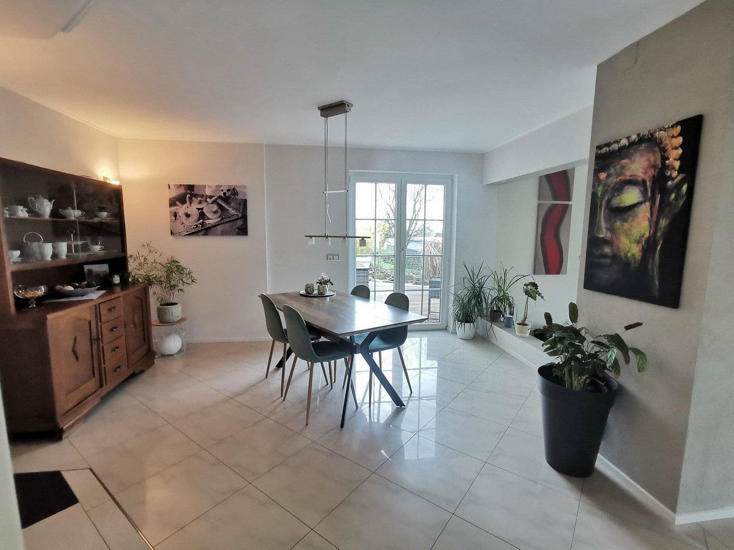 Predaj domu 240 m², pozemek 1.000 m², Gilzem, Porýnie-Falcko Predaj domu 240 m², pozemek 1.000 m², Gilzem, Porýnie-Falcko