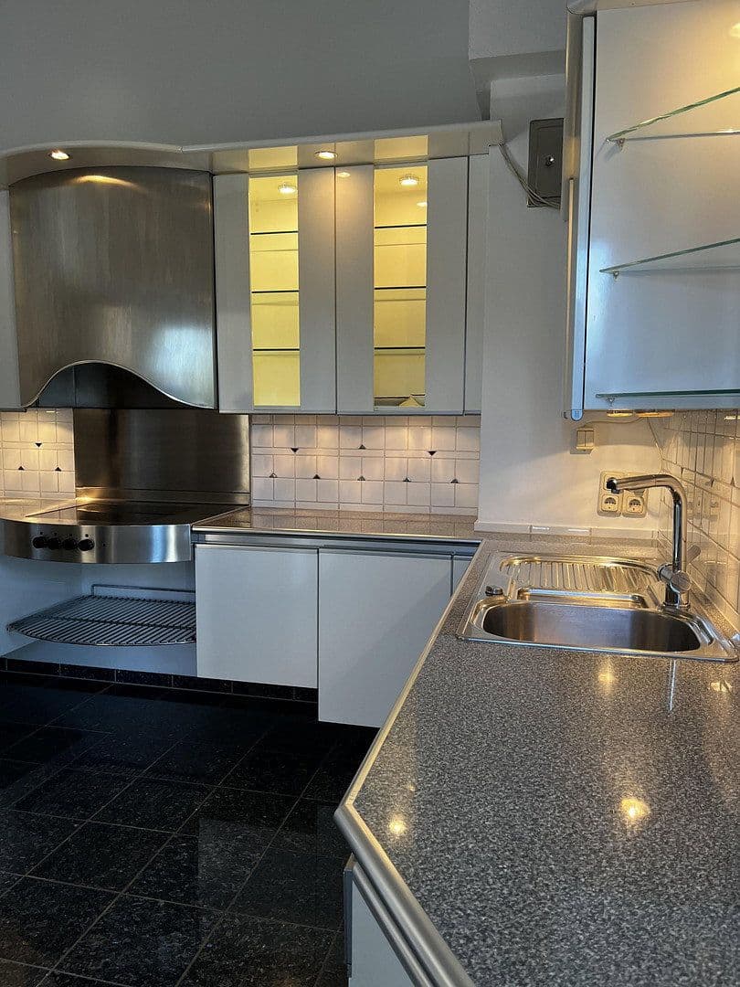 Predaj bytu 4-izbový 146 m², Essen, Severné Porýnie - Westfálsko Predaj bytu 4-izbový 146 m², Essen, Severné Porýnie - Westfálsko