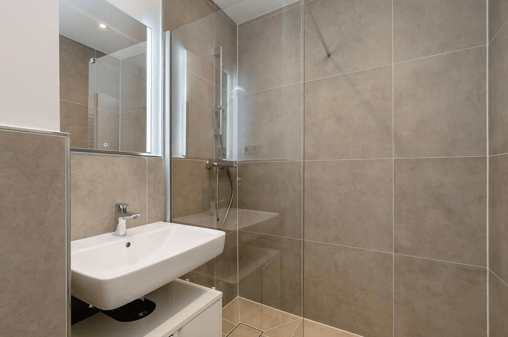 Predaj bytu 3-izbový 65 m², Düsseldorf, Severné Porýnie - Westfálsko Predaj bytu 3-izbový 65 m², Düsseldorf, Severné Porýnie - Westfálsko