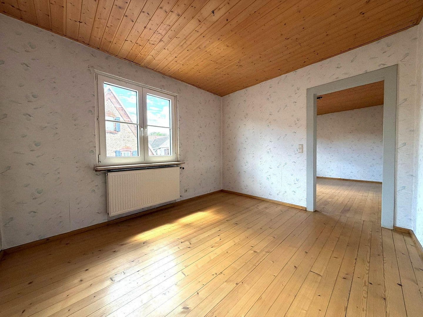 Predaj domu 237 m², pozemek 512 m², Hauptstr. 53, Freisbach, Porýnie-Falcko Predaj domu 237 m², pozemek 512 m², Hauptstr. 53, Freisbach, Porýnie-Falcko