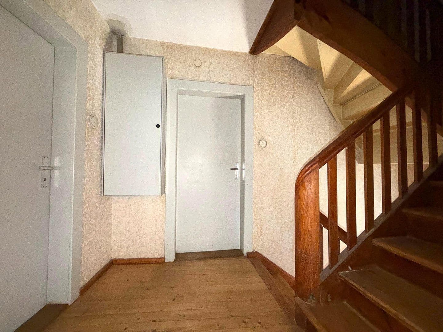 Predaj domu 237 m², pozemek 512 m², Hauptstr. 53, Freisbach, Porýnie-Falcko Predaj domu 237 m², pozemek 512 m², Hauptstr. 53, Freisbach, Porýnie-Falcko