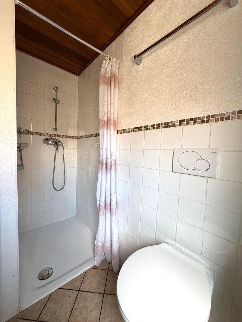 Predaj domu 237 m², pozemek 512 m², Hauptstr. 53, Freisbach, Porýnie-Falcko Predaj domu 237 m², pozemek 512 m², Hauptstr. 53, Freisbach, Porýnie-Falcko