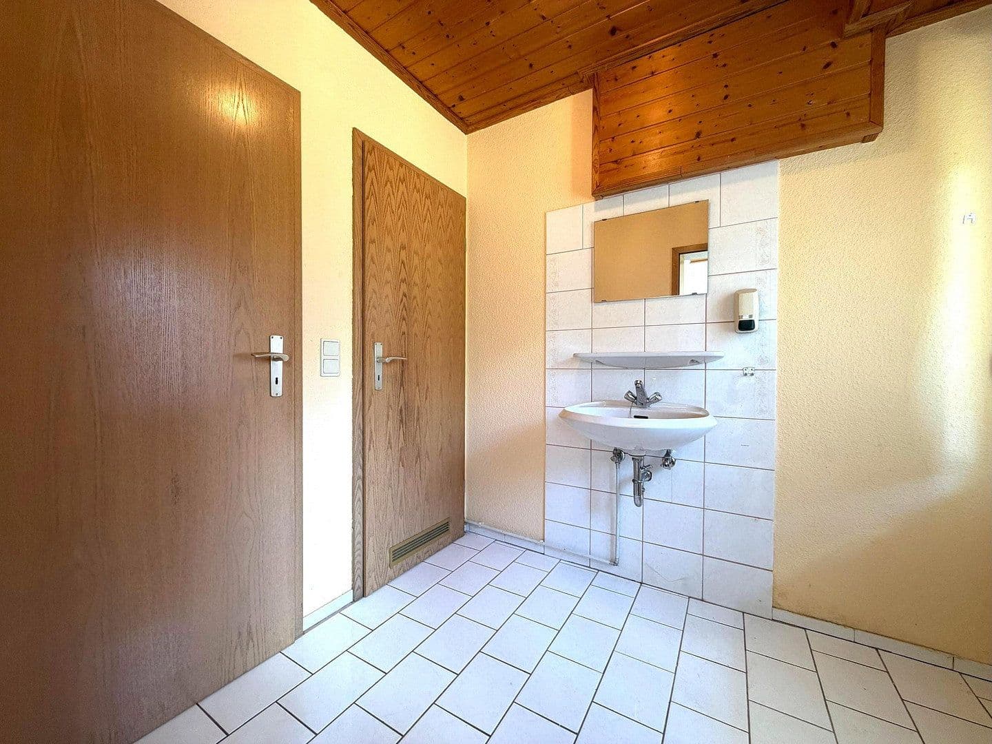 Predaj domu 237 m², pozemek 512 m², Hauptstr. 53, Freisbach, Porýnie-Falcko Predaj domu 237 m², pozemek 512 m², Hauptstr. 53, Freisbach, Porýnie-Falcko