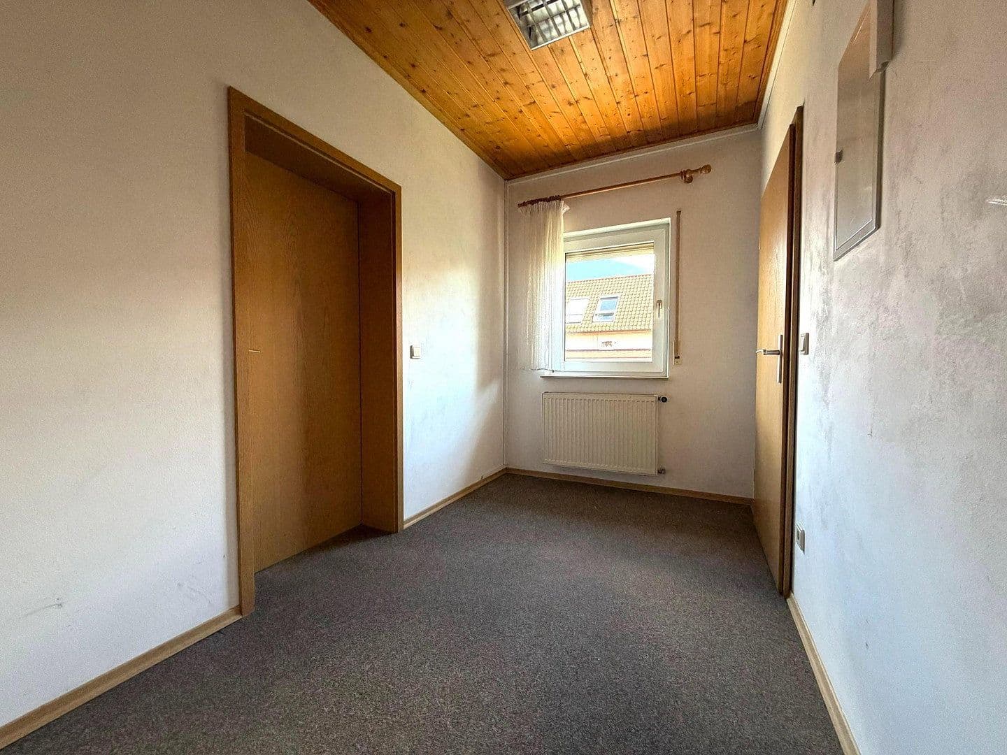 Predaj domu 237 m², pozemek 512 m², Hauptstr. 53, Freisbach, Porýnie-Falcko Predaj domu 237 m², pozemek 512 m², Hauptstr. 53, Freisbach, Porýnie-Falcko