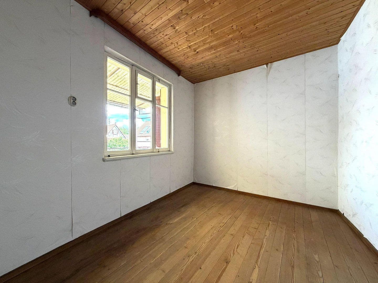 Predaj domu 237 m², pozemek 512 m², Hauptstr. 53, Freisbach, Porýnie-Falcko Predaj domu 237 m², pozemek 512 m², Hauptstr. 53, Freisbach, Porýnie-Falcko