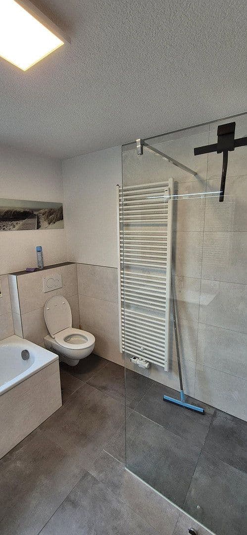 Prenájom bytu 4-izbový 90 m², Am Briel 64, Konstanz, Bádensko-Wurttembersko Prenájom bytu 4-izbový 90 m², Am Briel 64, Konstanz, Bádensko-Wurttembersko