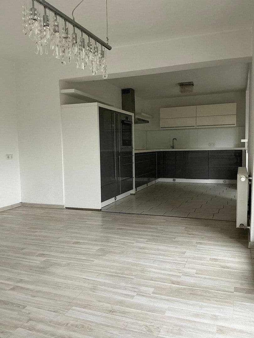 Predaj bytu 4-izbový 120 m², Forst, Bádensko-Wurttembersko Predaj bytu 4-izbový 120 m², Forst, Bádensko-Wurttembersko