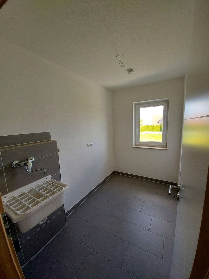 Prenájom domu 170 m², pozemek 250 m², Ettringen, Bavorsko Prenájom domu 170 m², pozemek 250 m², Ettringen, Bavorsko
