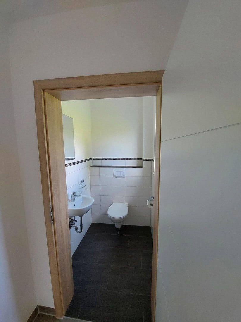 Prenájom domu 170 m², pozemek 250 m², Ettringen, Bavorsko Prenájom domu 170 m², pozemek 250 m², Ettringen, Bavorsko