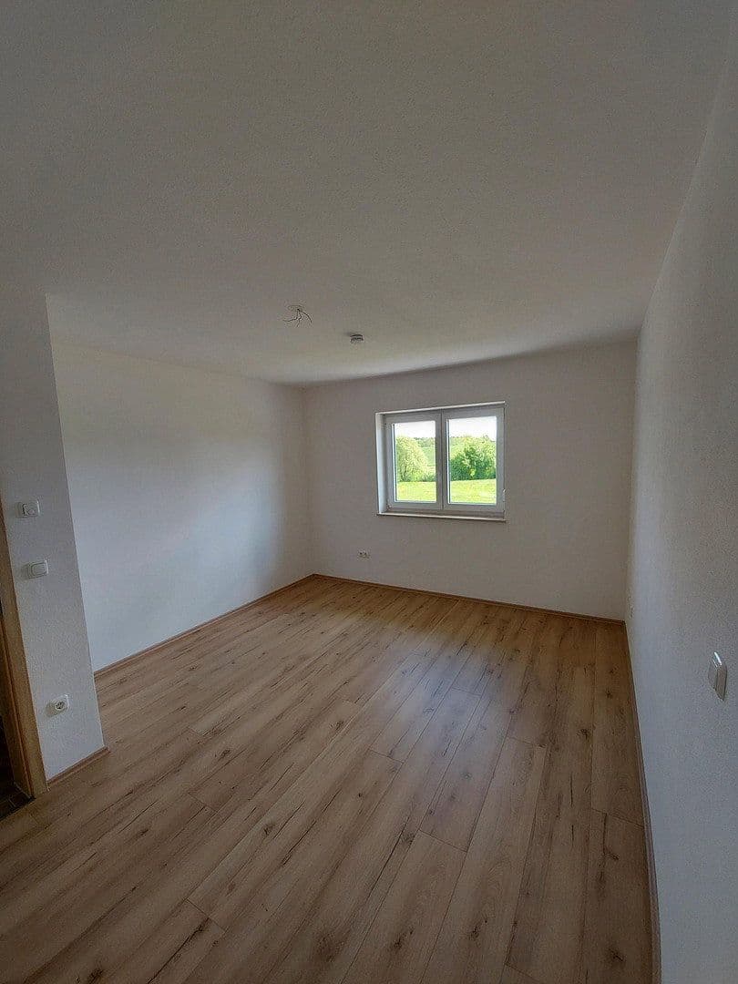Prenájom domu 170 m², pozemek 250 m², Ettringen, Bavorsko Prenájom domu 170 m², pozemek 250 m², Ettringen, Bavorsko
