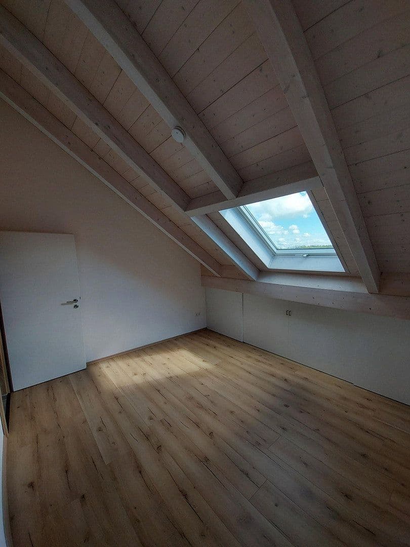 Prenájom domu 170 m², pozemek 250 m², Ettringen, Bavorsko Prenájom domu 170 m², pozemek 250 m², Ettringen, Bavorsko