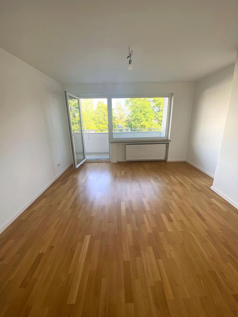 Prenájom bytu 3-izbový 78 m², Fürstenrieder Str. 35, München, Bavorsko Prenájom bytu 3-izbový 78 m², Fürstenrieder Str. 35, München, Bavorsko