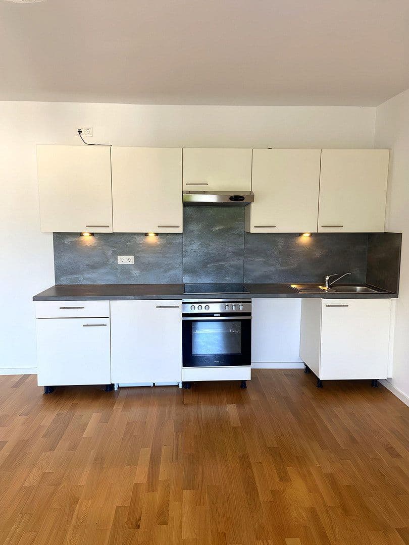 Prenájom bytu 3-izbový 78 m², Fürstenrieder Str. 35, München, Bavorsko Prenájom bytu 3-izbový 78 m², Fürstenrieder Str. 35, München, Bavorsko