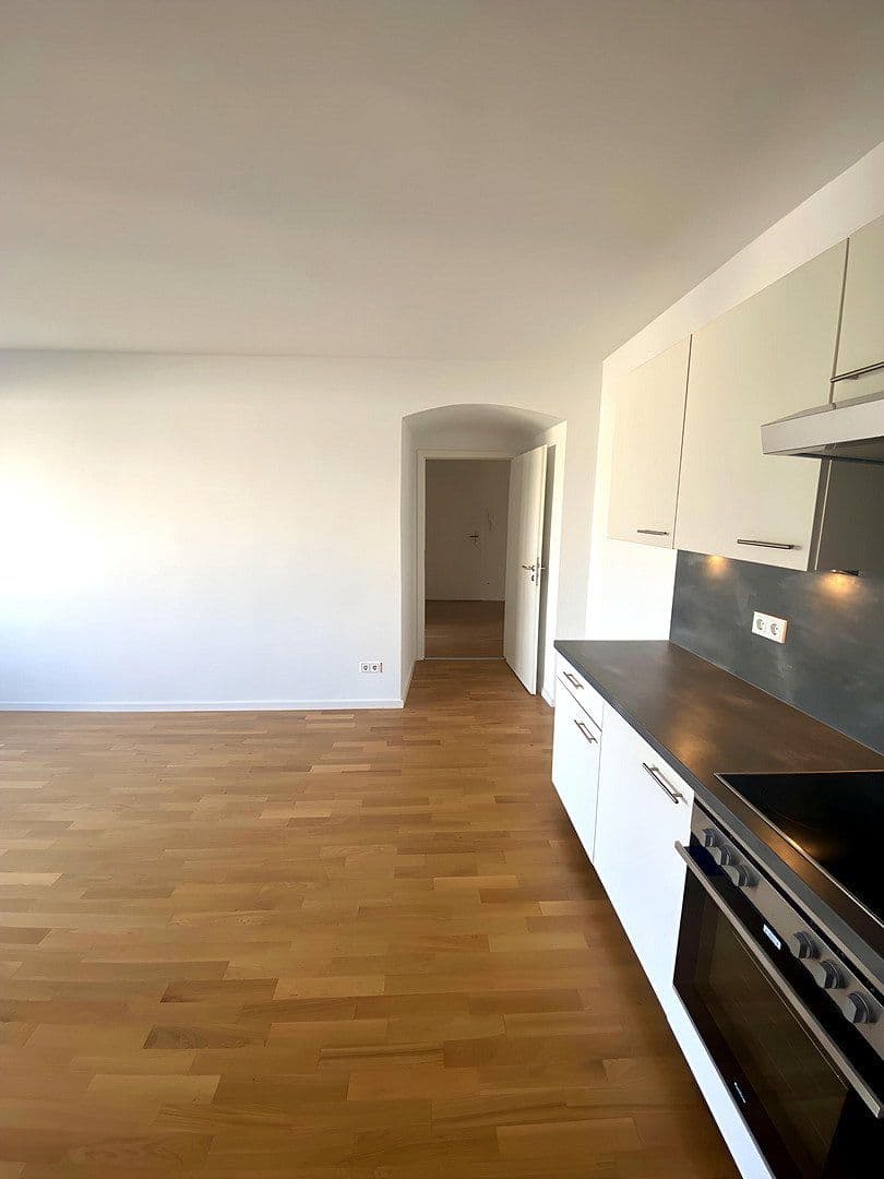 Prenájom bytu 3-izbový 78 m², Fürstenrieder Str. 35, München, Bavorsko Prenájom bytu 3-izbový 78 m², Fürstenrieder Str. 35, München, Bavorsko
