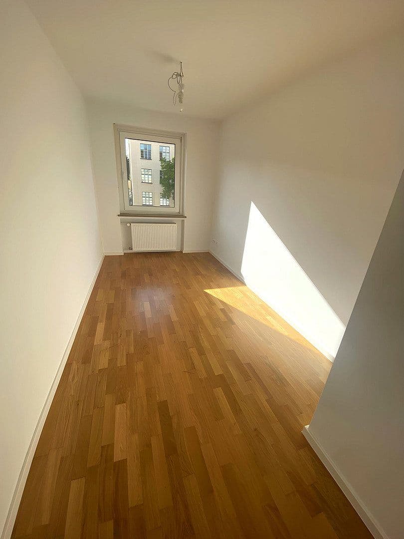 Prenájom bytu 3-izbový 78 m², Fürstenrieder Str. 35, München, Bavorsko Prenájom bytu 3-izbový 78 m², Fürstenrieder Str. 35, München, Bavorsko