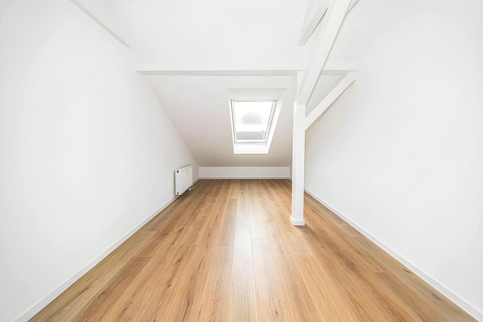 Prenájom bytu 3-izbový 78 m², Kohlgartenstraße 65, Leipzig, Sasko Prenájom bytu 3-izbový 78 m², Kohlgartenstraße 65, Leipzig, Sasko