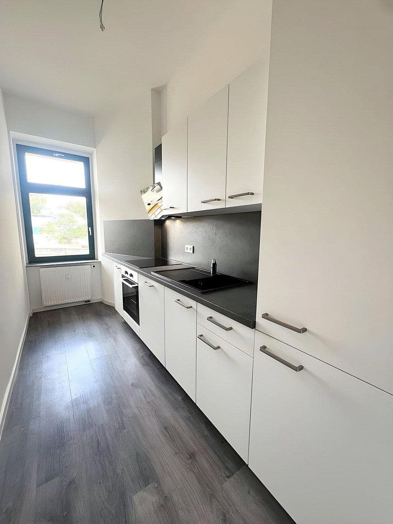 Prenájom bytu 3-izbový 78 m², Kohlgartenstraße 65, Leipzig, Sasko Prenájom bytu 3-izbový 78 m², Kohlgartenstraße 65, Leipzig, Sasko