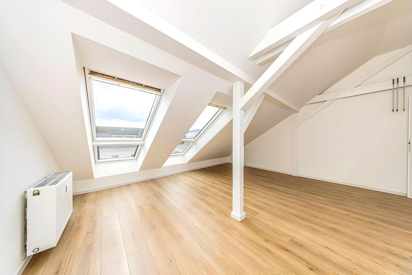Prenájom bytu 3-izbový 78 m², Kohlgartenstraße 65, Leipzig, Sasko Prenájom bytu 3-izbový 78 m², Kohlgartenstraße 65, Leipzig, Sasko